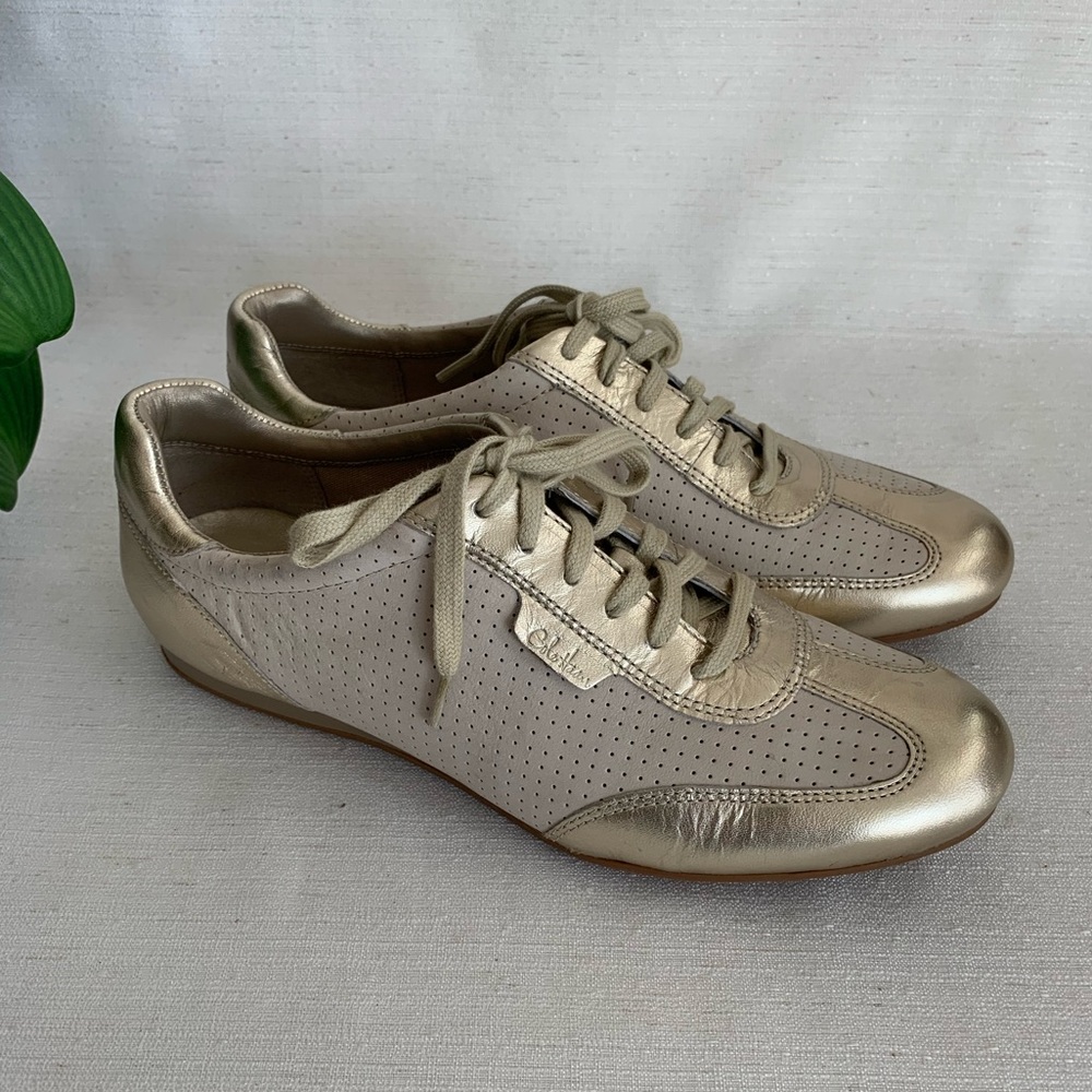 NWOT Cole Haan Nike Air Tan Gold
Fashion Sneakers Woman’s 8B